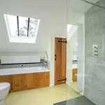 Panoramic Views & Spacious Living By Letmestay Grasmere