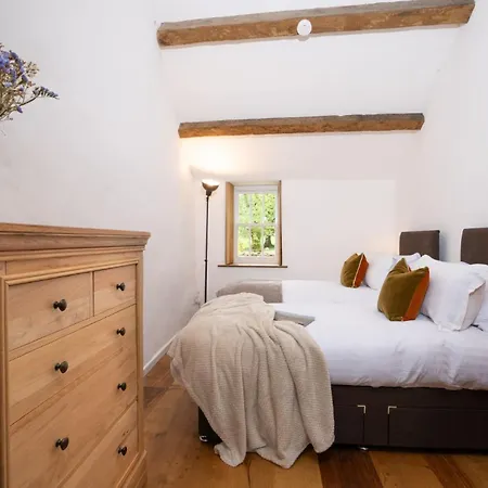 Panoramic Views & Spacious Living By Letmestay *