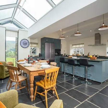 Panoramic Views & Spacious Living By Letmestay * Grasmere