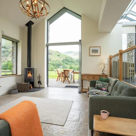 Panoramic Views & Spacious Living By Letmestay *