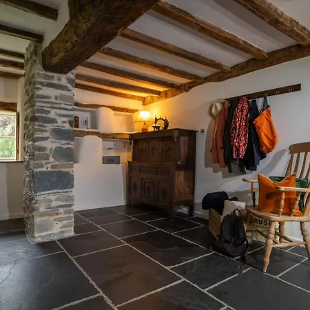 Panoramic Views & Spacious Living By Letmestay Grasmere