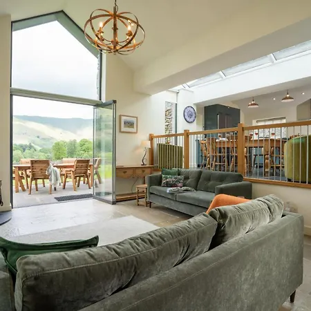 Panoramic Views & Spacious Living By Letmestay * 格拉斯米尔